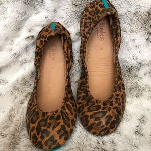 Leopard Tieks